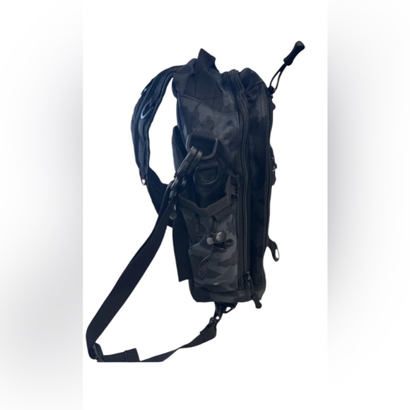 Ghostorn Fishing Backpack Black Camo NWOT - Picture 11 of 12